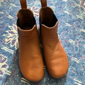 Feel Grounds Chelsea Sienna Size 9 Booties